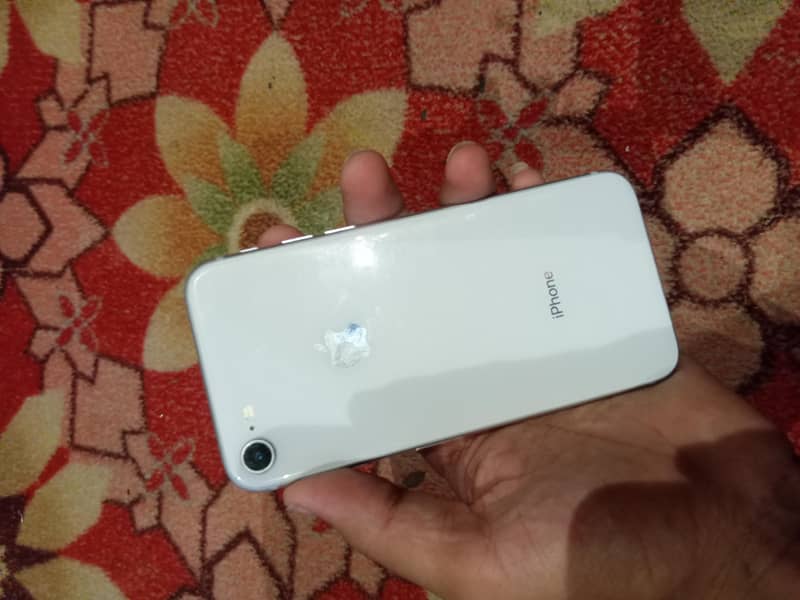 Apple iPhone 8 1