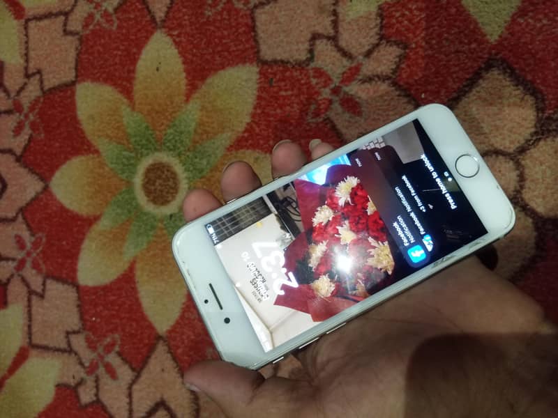 Apple iPhone 8 4