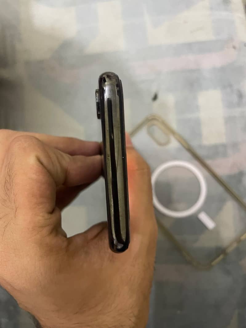 Apple iPhone X 6