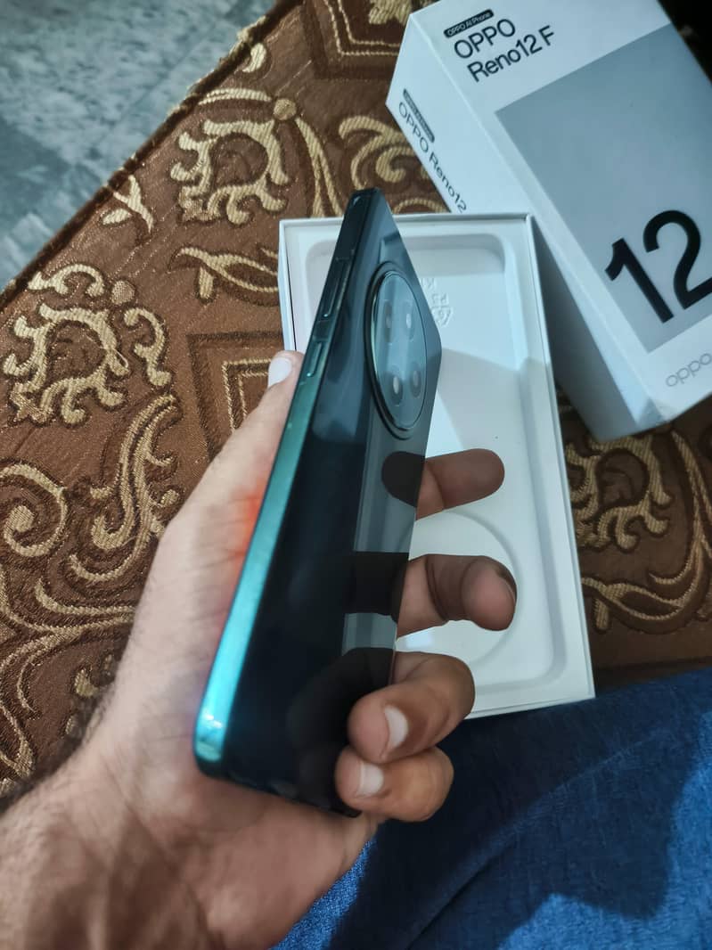 OPPO Reno 12f 1