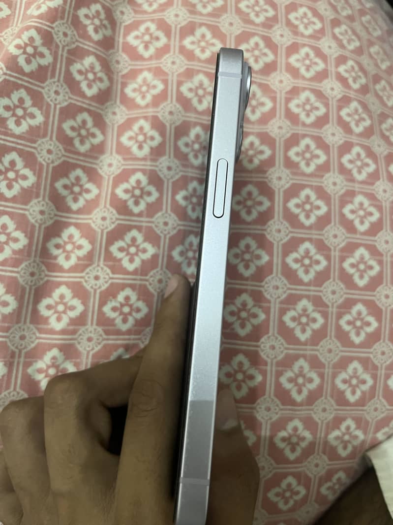 Apple iPhone 14 3