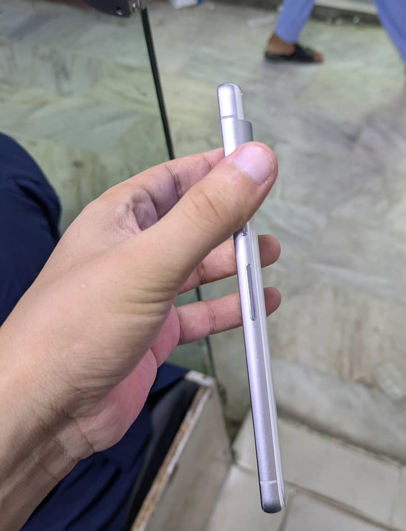 Google Pixel 7 Excellent condition 2