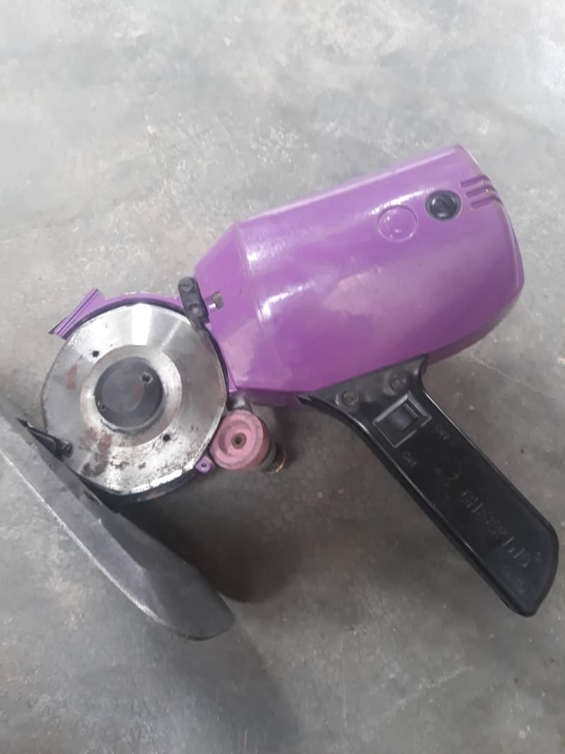 Cloth Cutting Machine 3