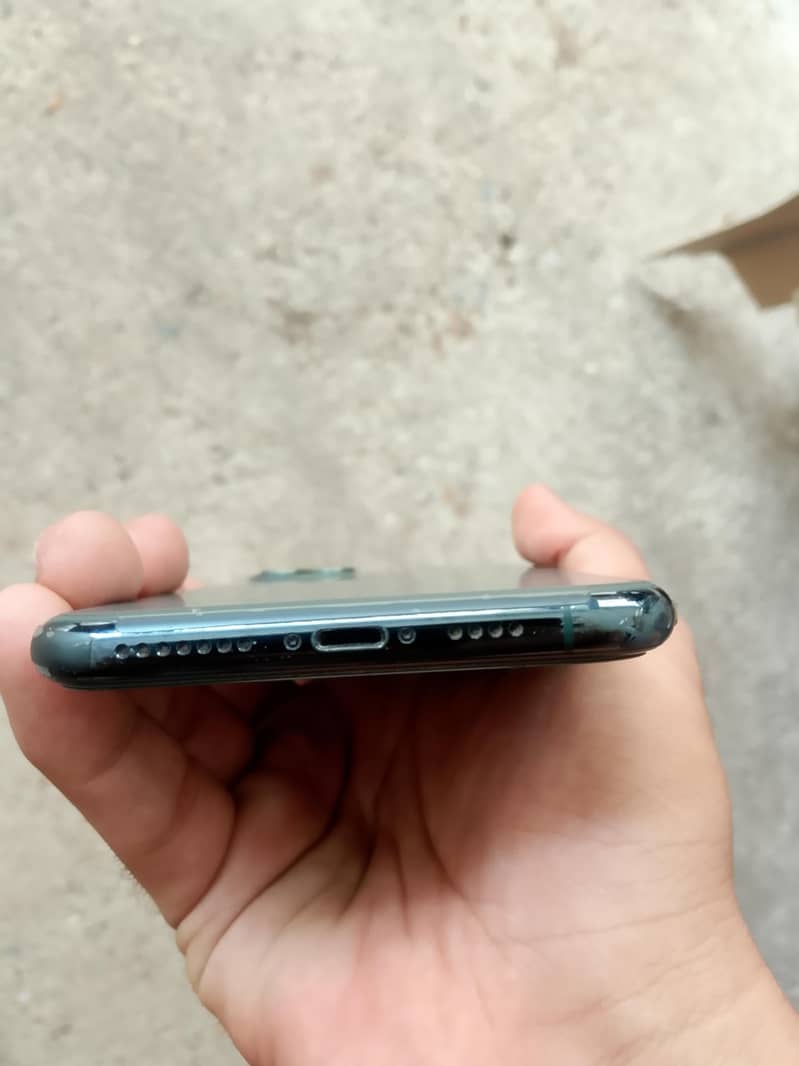 Apple iPhone 11 Pro Max 3