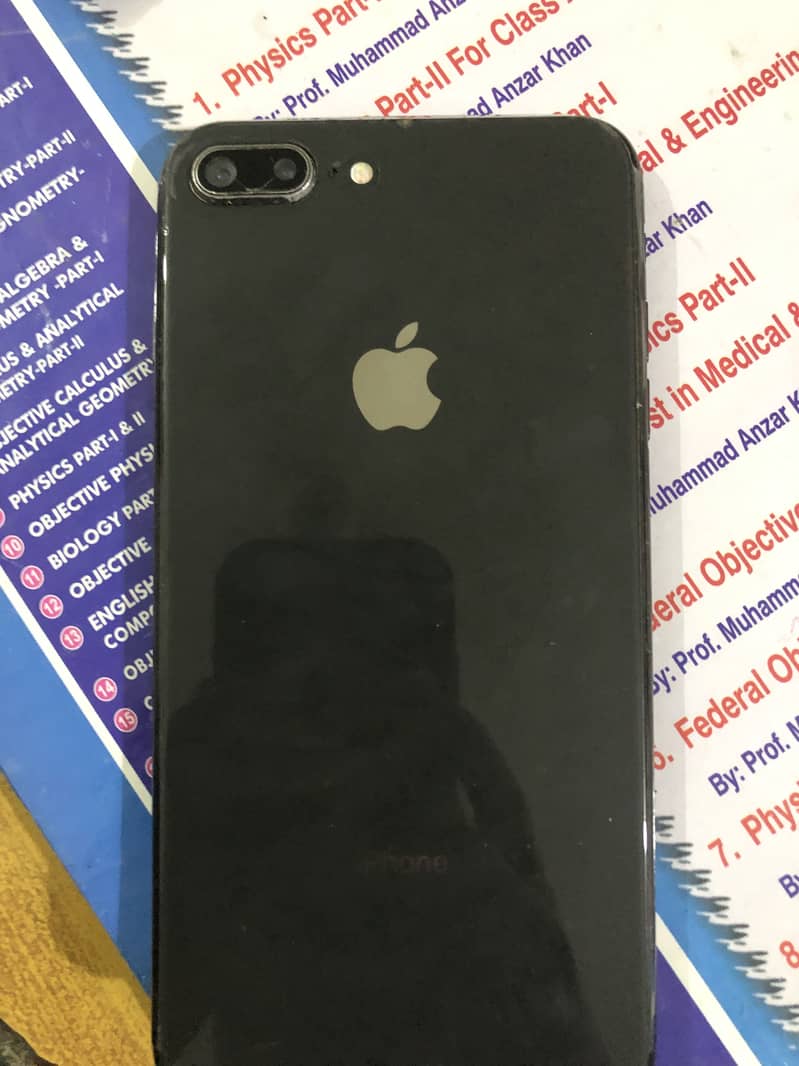 Apple iPhone 8 Plus 1