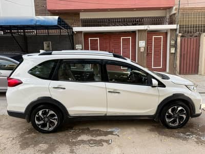 Honda BR-V i-VTEC S 2021 in excellent, showroom-like condition