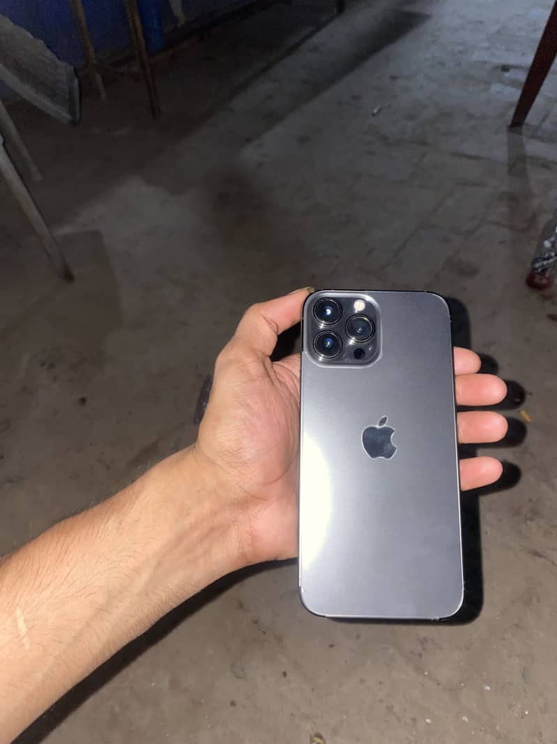 Apple iPhone 13 Pro Max 4