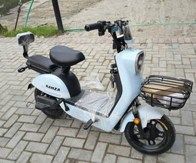 Ramza Z3 scooty