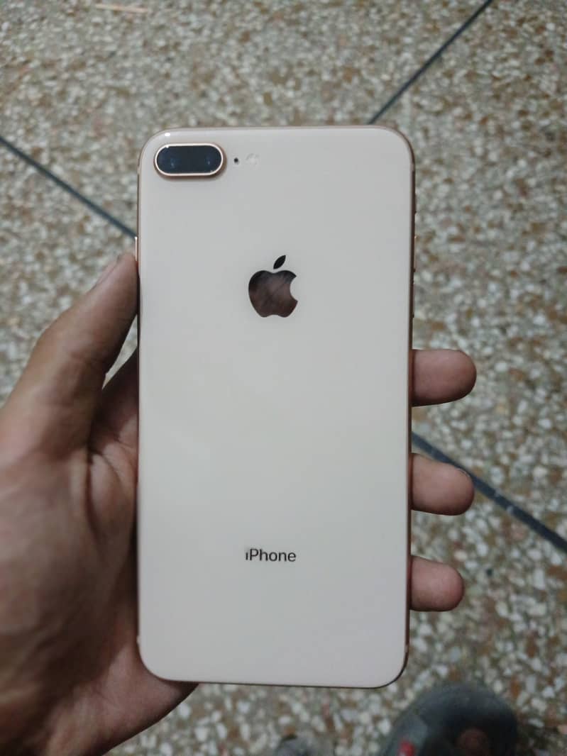 Apple iPhone 8 Plus 0