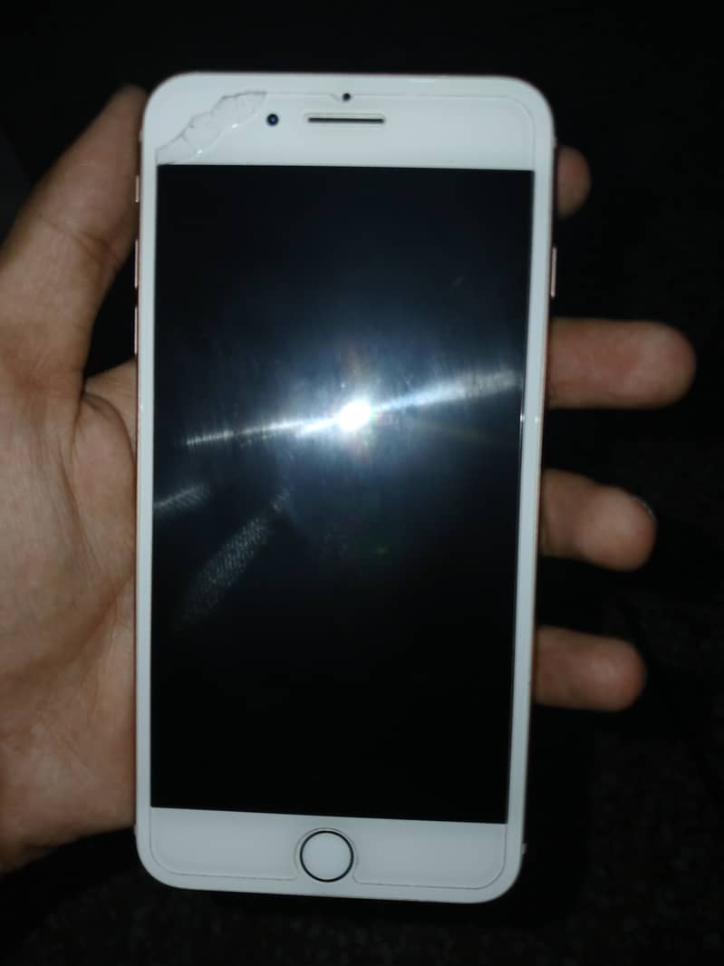 Apple iPhone 8 Plus 4