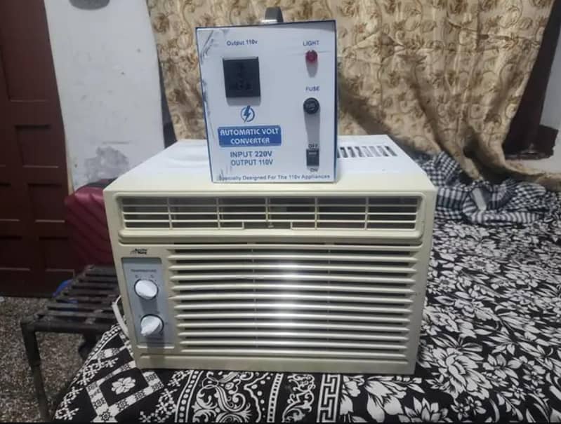 window AC 3