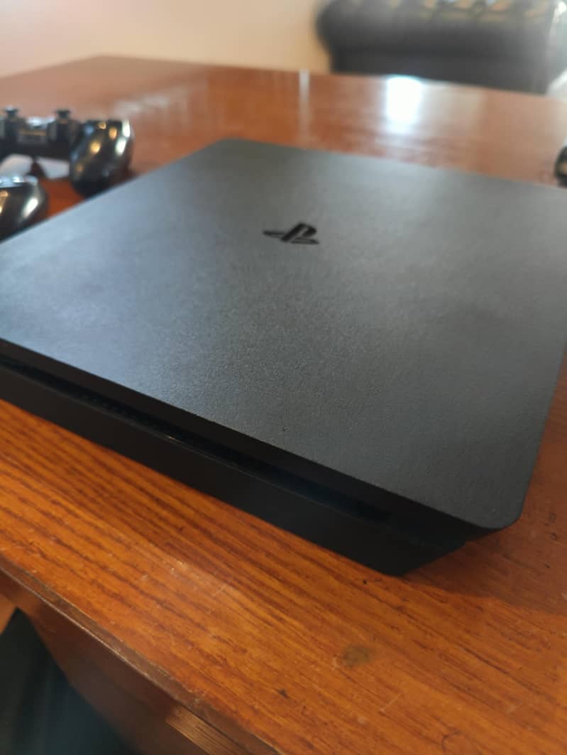 PS4 SLIM 2
