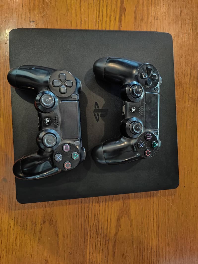 PS4 SLIM 3