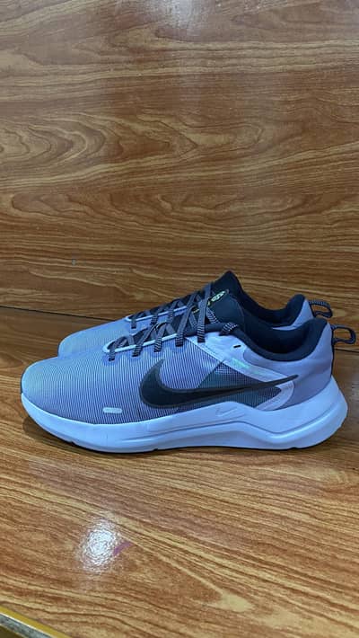 NIKE DOWN SHIFTERS 12