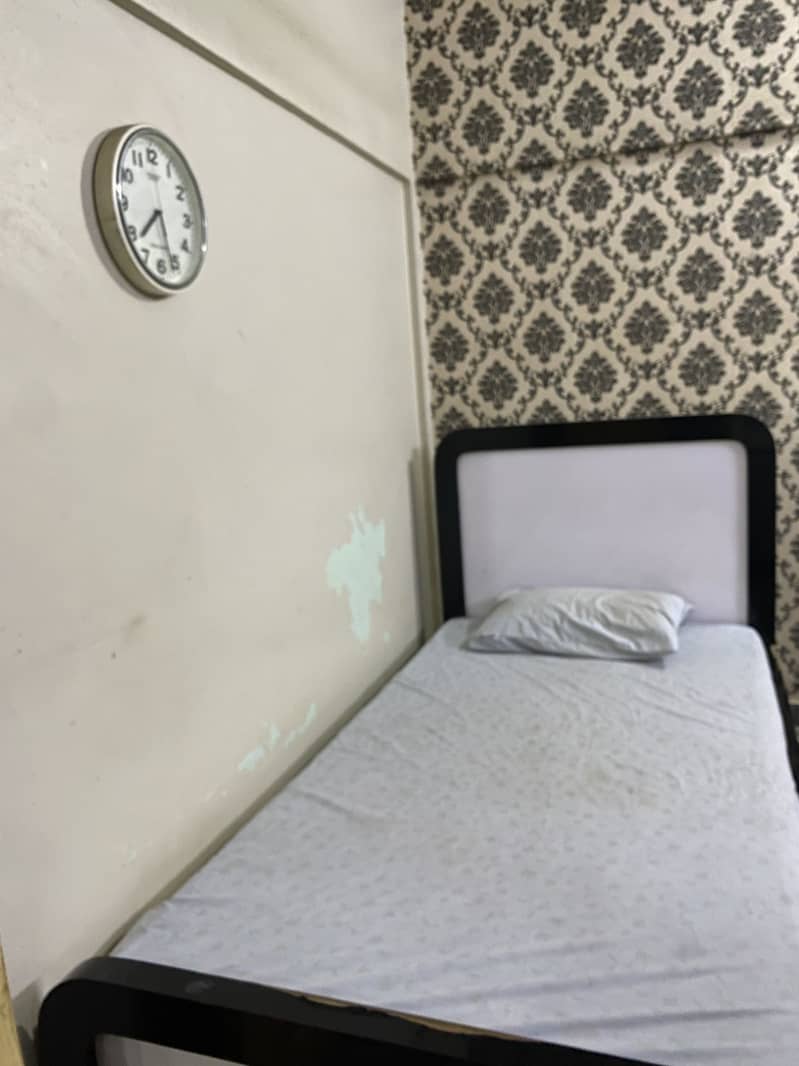 Single bed 0