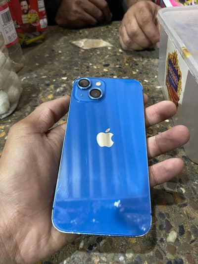 Apple iPhone 13