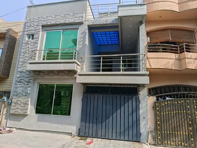 Like Brand New Double Story House 4 Master bed