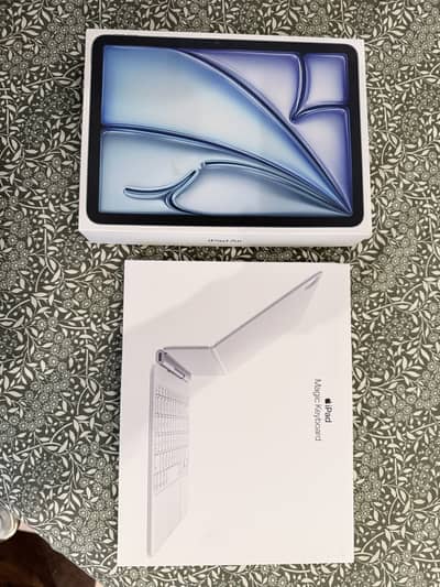 IPAD AIR M3 with Magic Keyboard