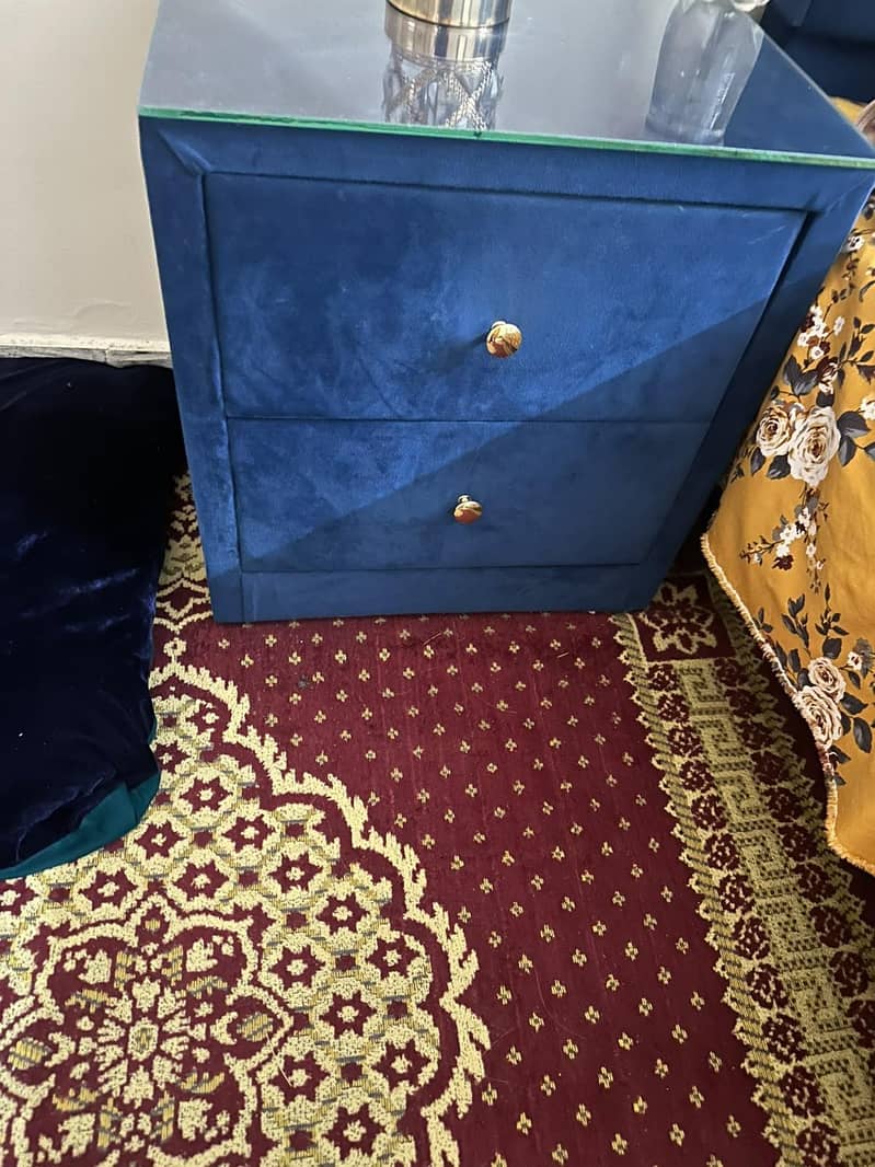 bed dressing side table 7