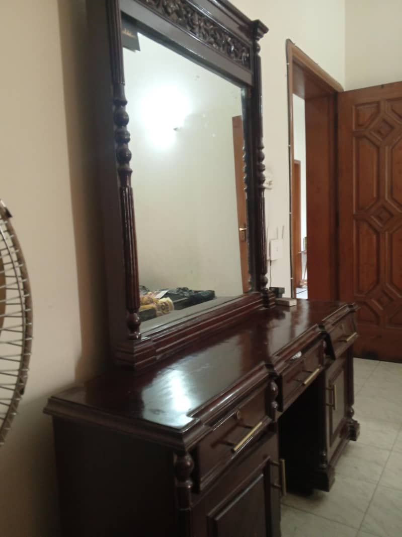 Dressing table 1