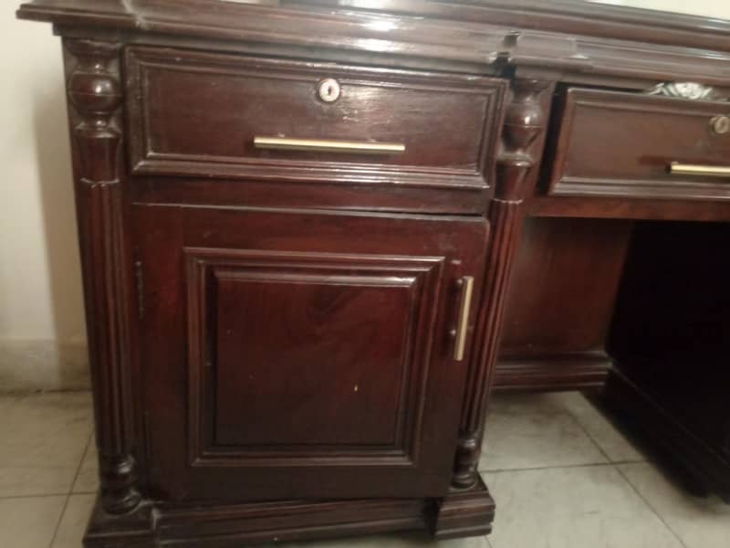 Dressing table 2
