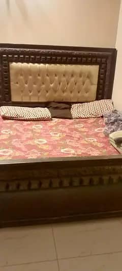 wooden bed set