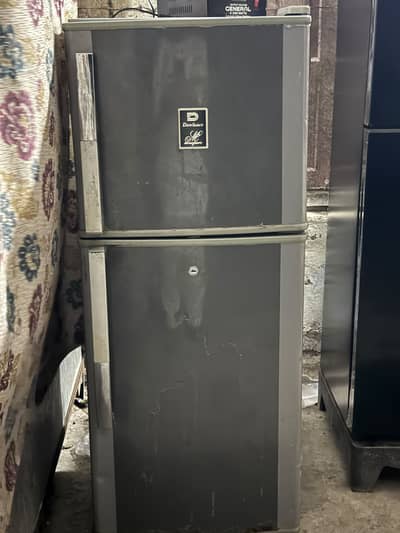 DAWLANCE FRIDGE MODEL 9122M WITH STABILIZER