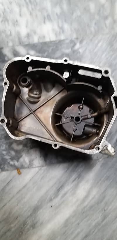 Honda 1982 model engine side kawer