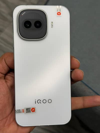 Vivo iQOO