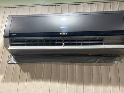 1.5 ton inverter Gree Ac urgent sale 03006330843