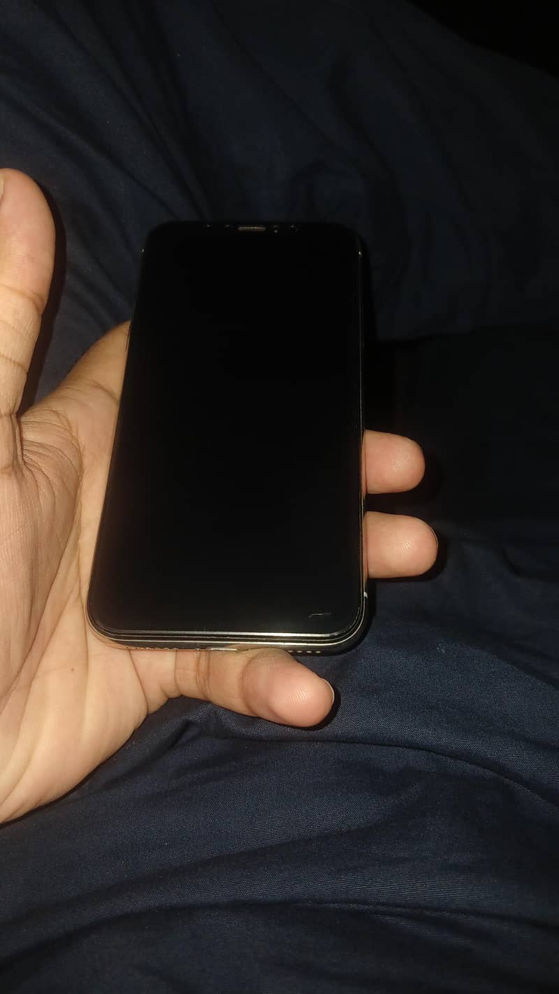 Apple iPhone X 5
