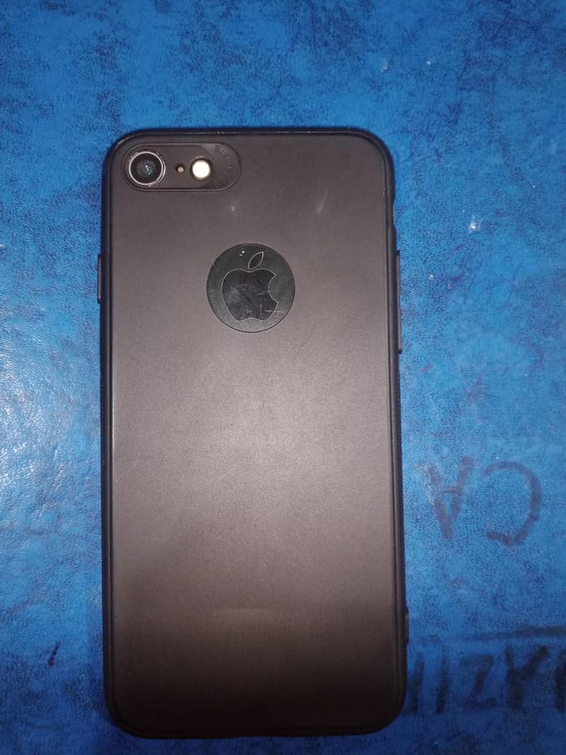 Apple iPhone 7 1