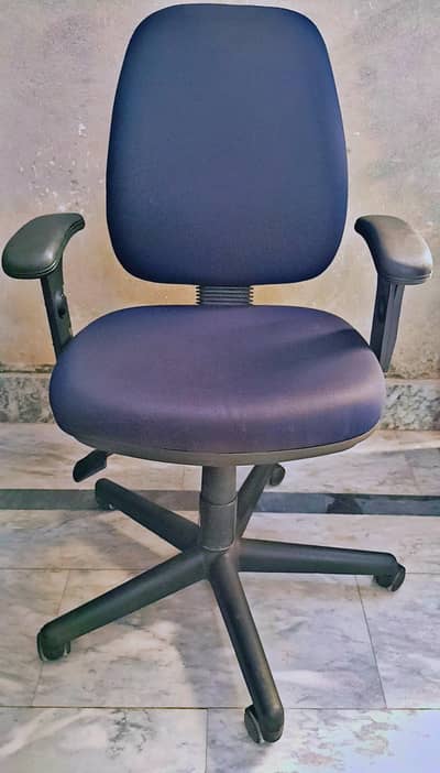 Imported Computer Chair With Hydraulic pump and double lock