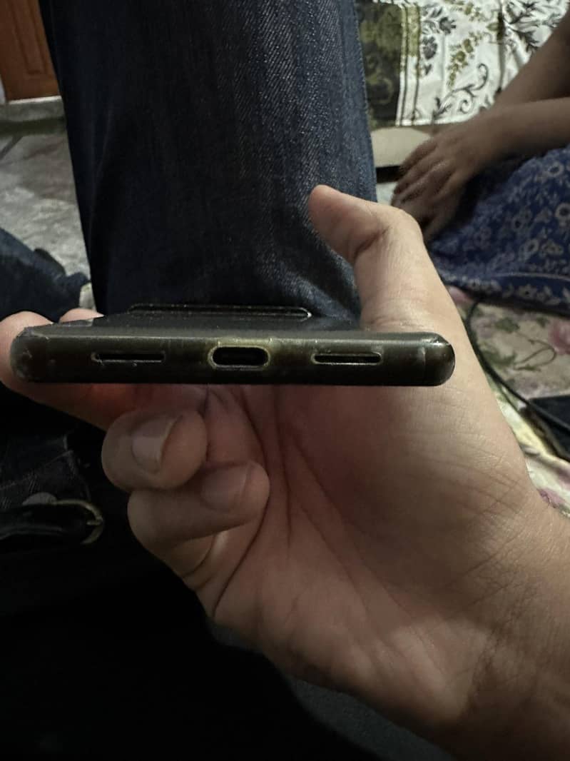 Google Pixel 6 4
