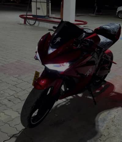 Yamaha r3 400cc dual cylinder
