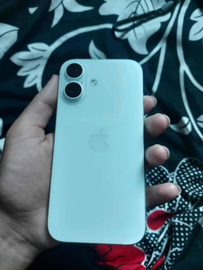 Apple iPhone 16