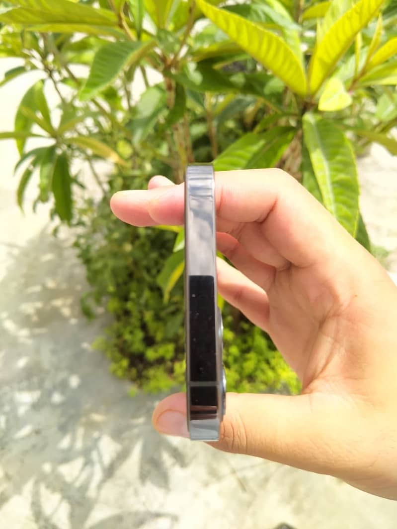 iPhone 12 pro 4