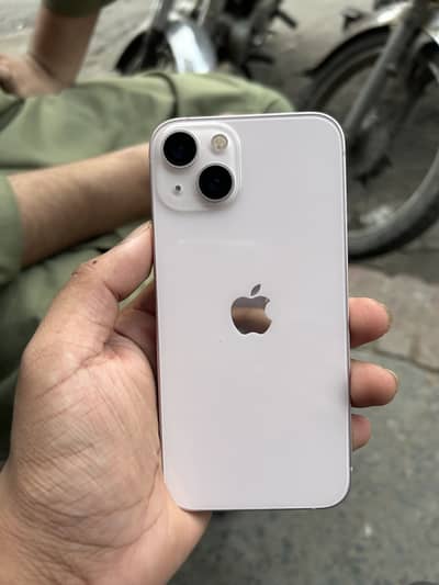 Apple iPhone 13 pink