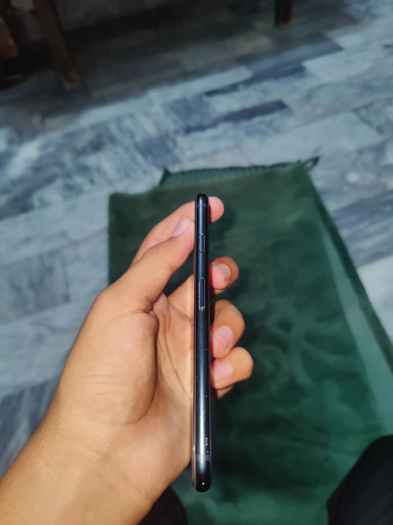 Apple iPhone SE 3rd generation 0