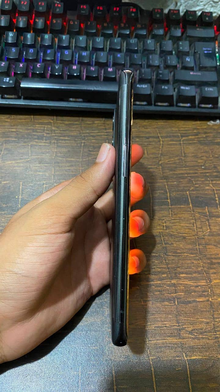 One Plus 9 Pro 7