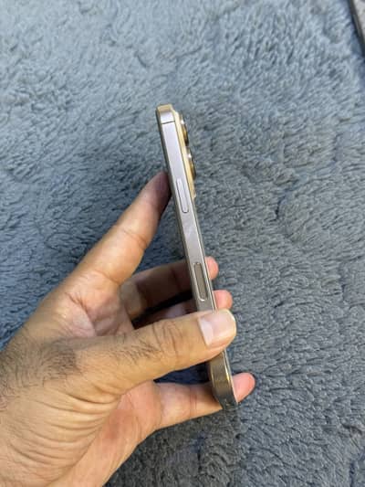 Apple iPhone 16 Pro