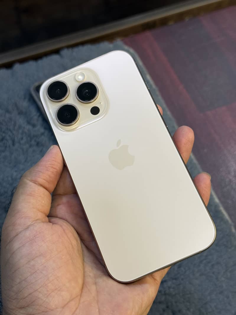 Apple iPhone 16 Pro 1