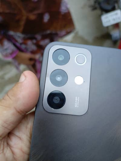 reamle c85 12+12/128 gb