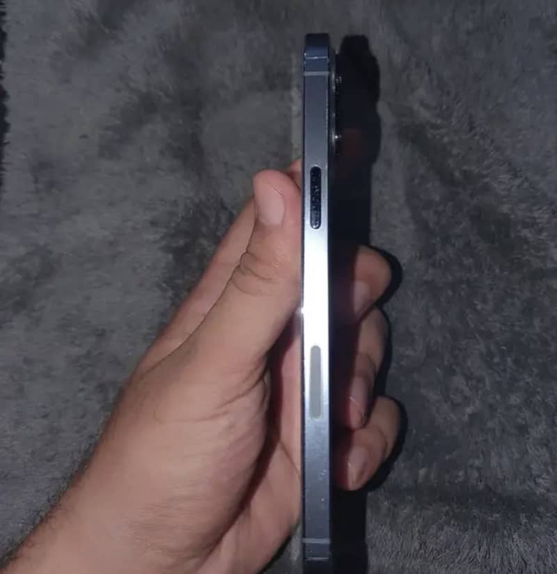 Apple iPhone 13 Pro Max 1