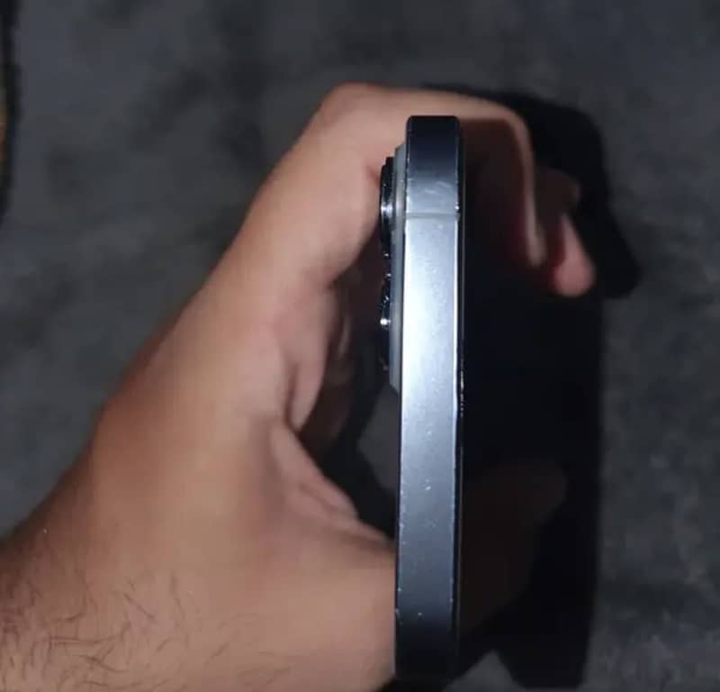 Apple iPhone 13 Pro Max 4