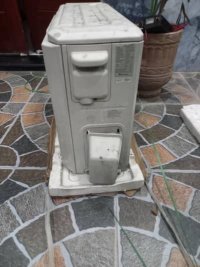Urgent sale AC