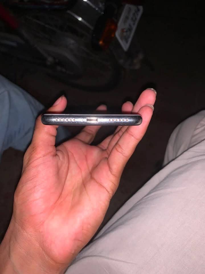 Apple iPhone X 4
