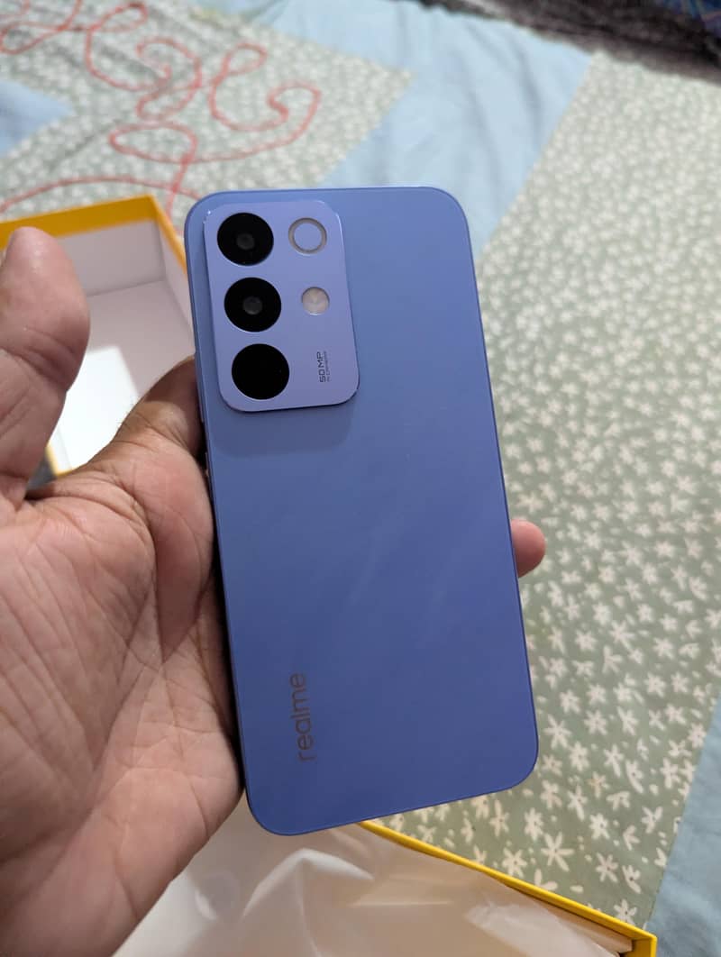 Realme C85 0
