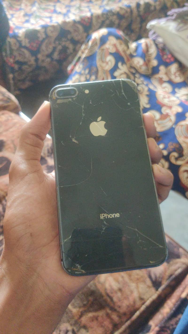 Apple iPhone 8 Plus 0