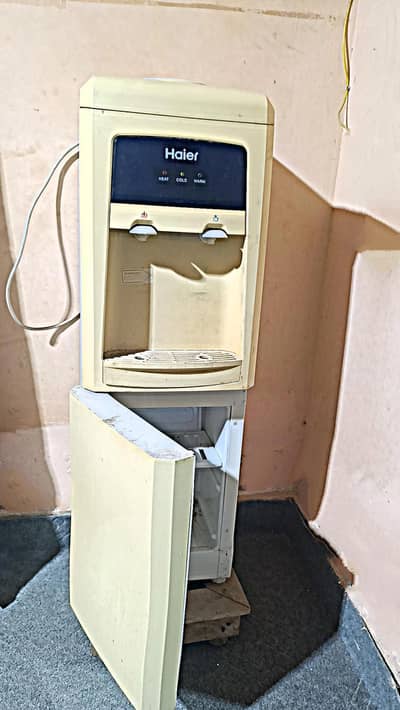 Water Dispenser with Fridge